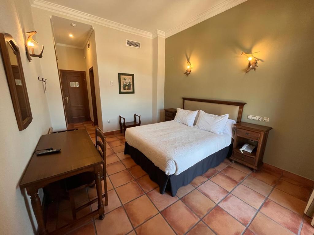 Hotel Sierra De Ubrique Bagian luar foto