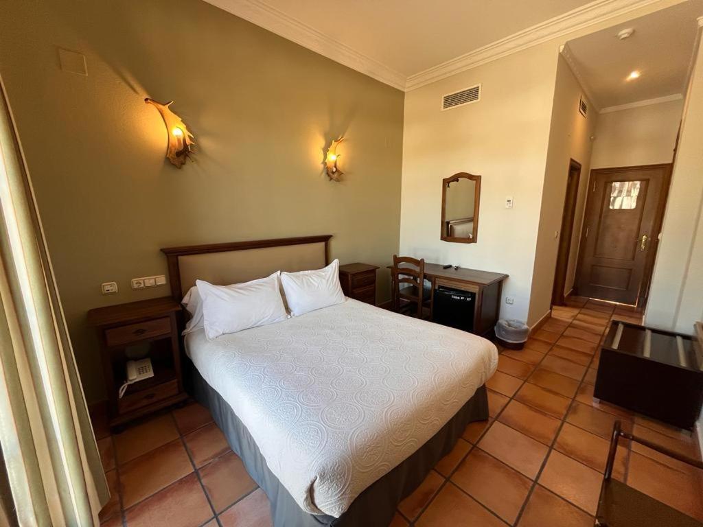 Hotel Sierra De Ubrique Bagian luar foto