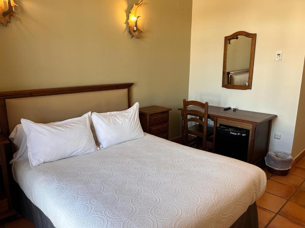Hotel Sierra De Ubrique Bagian luar foto