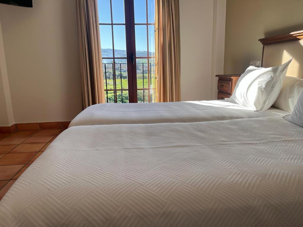 Hotel Sierra De Ubrique Bagian luar foto