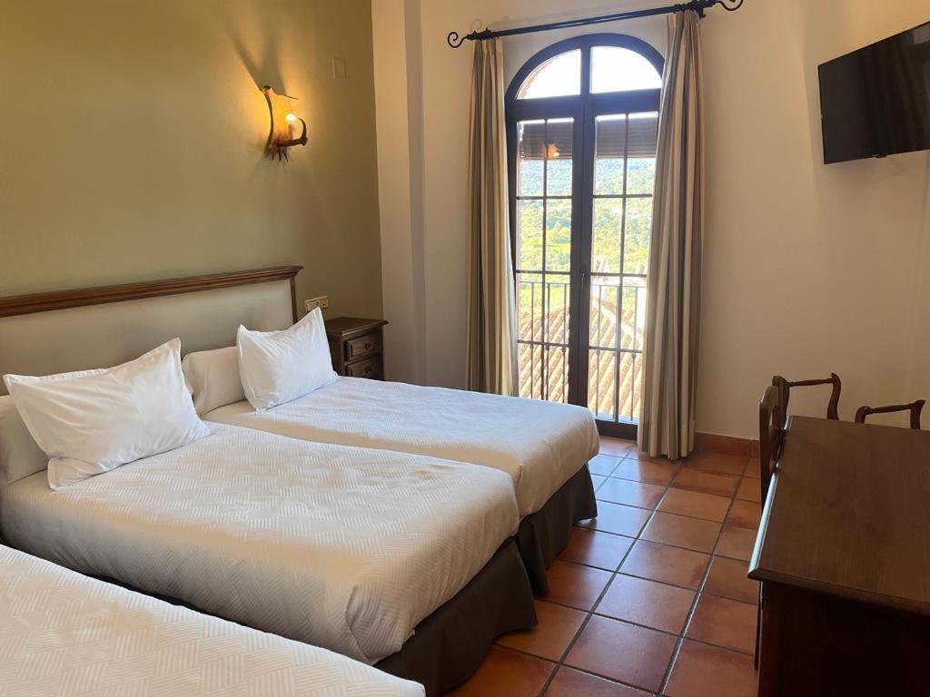 Hotel Sierra De Ubrique Bagian luar foto