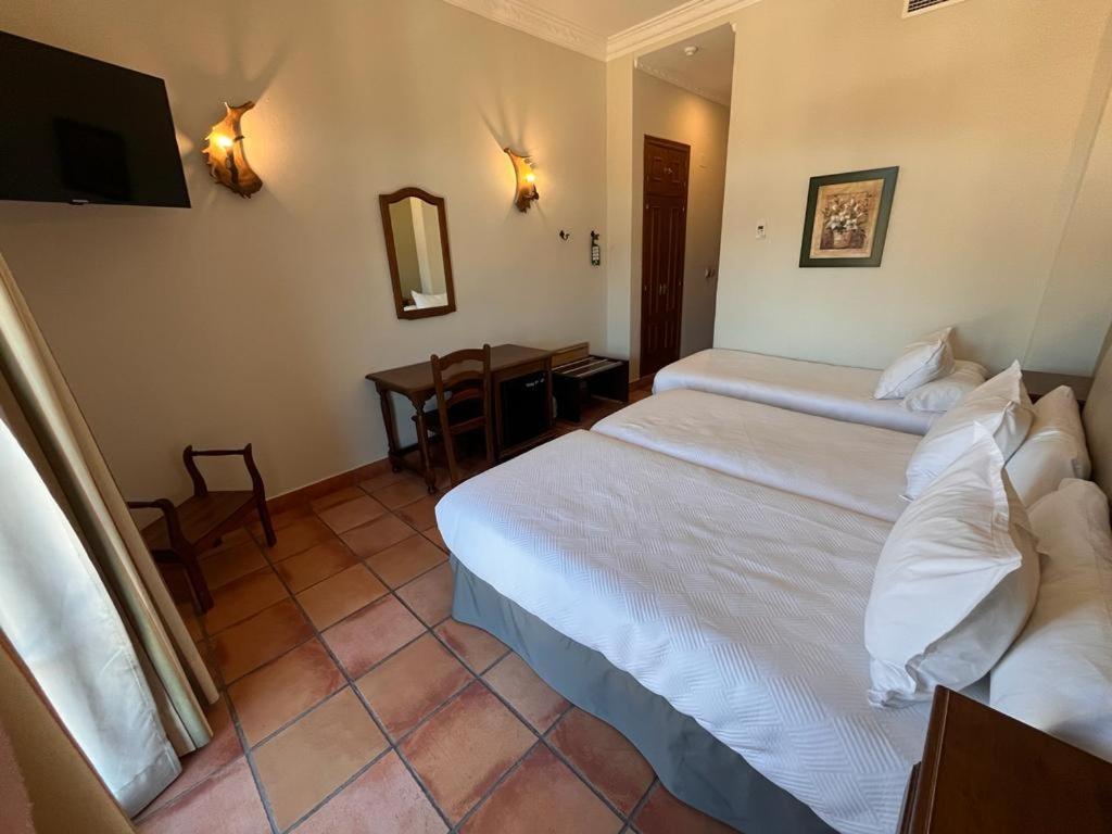 Hotel Sierra De Ubrique Bagian luar foto
