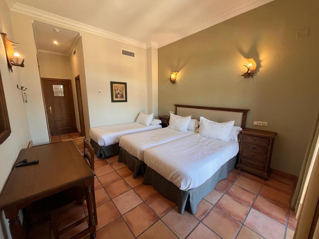 Hotel Sierra De Ubrique Bagian luar foto